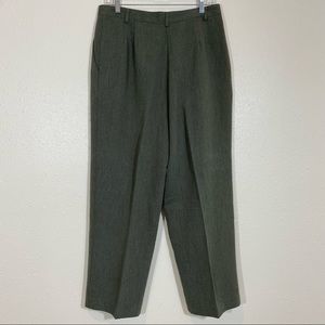 Van Heusen pleated Slacks Women 14R High Rise Green Slacks Pockets Strai…